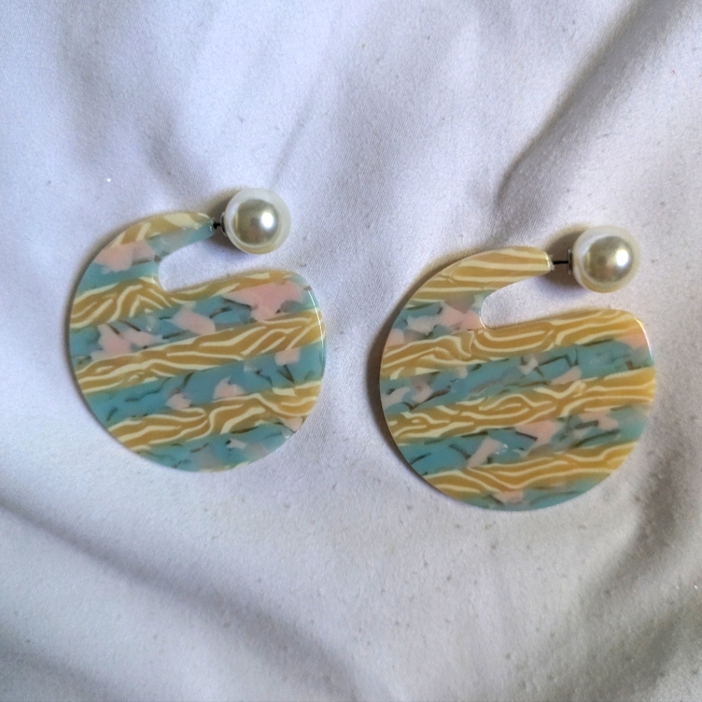 Pearly back earrings